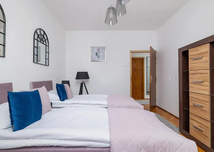 Rodzinny Apartament Z Dwiema Sypialniami Niedaleko Centrum Krakowa By Noclegi Renters