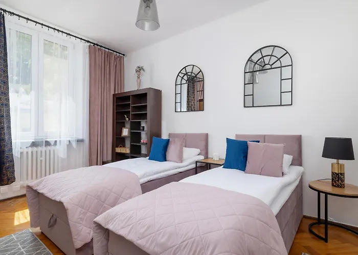 Rodzinny Apartament Z Dwiema Sypialniami Niedaleko Centrum Krakowa By Noclegi Renters